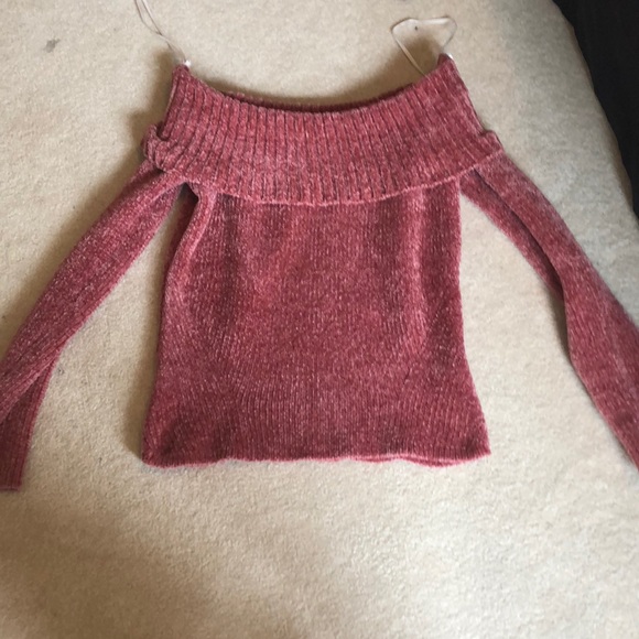 Off shoulder sweater - Picture 2 of 2
